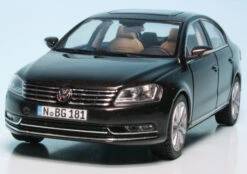 Schuco VW Passat Limousine (2010) -Schuco 007432 schuco vw passat limousine 2010 2