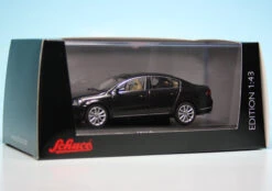 Schuco VW Passat Limousine (2010) -Schuco 007432 schuco vw passat limousine 2010 6