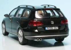 Schuco VW Passat Variant (2010) -Schuco 007436 Schuco VW Passat Variant 2010 z6