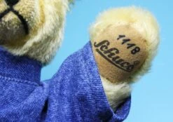 Schuco Mercedes Benz 1936 Rennwagen / Schuco Studio I 1050 Mit Schuco Tricky-Monteurbär "Rennmax" -Schuco 009061 Schuco Mercedes Benz 1936 Rennwagen Studio I 1050 mit Tricky Monteurbr Rennmax z4