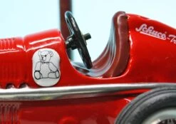 Schuco Mercedes Benz 1936 Rennwagen / Schuco Studio I 1050 Mit Schuco Tricky-Monteurbär "Rennmax" -Schuco 009061 Schuco Mercedes Benz 1936 Rennwagen Studio I 1050 mit Tricky Monteurbr Rennmax z5