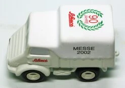 Schuco Piccolo Mercedes Benz Unimog U 401 "Schuco Spielwarenmesse 2002" -Schuco 160013 Schuco Piccolo Mercedes Benz Unimog U 401 Schuco Spielwarenmesse 2002 z5