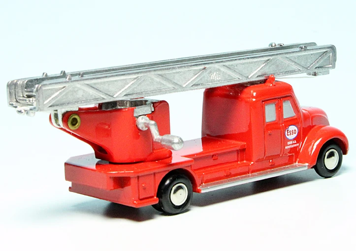 Schuco Piccolo Magirus-Deutz S6500 Drehleiter "Esso A.G. Werkfeuerwehr" 2 Schuco Piccolo Magirus-Deutz S6500 Drehleiter "Esso A.G. Werkfeuerwehr" – Bild 2