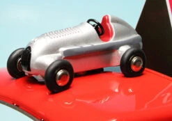 Schuco Mercedes Benz 170V Werbewagen Mit Piccolo Mercedes Benz 1936 Rennwagen "Schuco Studio" -Schuco 450004500 Schuco Mercedes Benz 170V Werbewagen mit Piccolo Mercedes Benz 1936 Rennwagen Schuco Studio 3