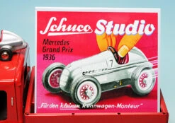 Schuco Mercedes Benz 170V Werbewagen Mit Piccolo Mercedes Benz 1936 Rennwagen "Schuco Studio" -Schuco 450004500 Schuco Mercedes Benz 170V Werbewagen mit Piccolo Mercedes Benz 1936 Rennwagen Schuco Studio 4