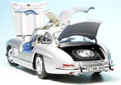 Schuco Mercedes Benz 300SL Flügeltürer (W198) (1954) -Schuco 450045200 schuco mercedes benz 300sl fluegeltuerer w198 1954 5