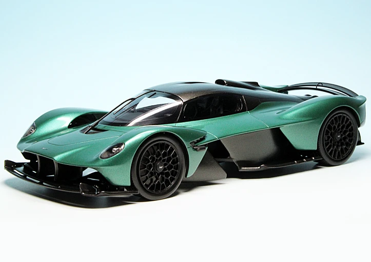 Schuco Aston Martin Valkyrie (2021) 1 Schuco Aston Martin Valkyrie (2021)