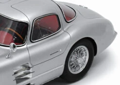 Schuco Mercedes Benz 300SLR Uhlenhaut Coupé (1955) -Schuco 450052700 schuco mercedes benz 300slr uhlenhaut coup 1955 3