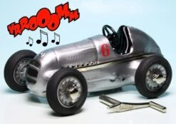 Schuco Mercedes Benz 1936 Rennwagen / Schuco Studio I 1050 "Kompressor-Studio"