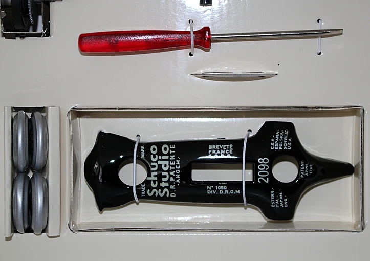 Schuco Mercedes Benz 1936 Rennwagen / Schuco Studio I 2098 Montage-Grand-Prix 3 Schuco Mercedes Benz 1936 Rennwagen / Schuco Studio I 2098 Montage-Grand-Prix – Bild 3