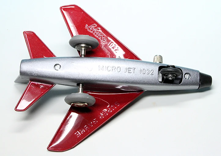 Schuco Micro Jet 1032 / Super Sabre BS F100 Als Montagekasten 6 Schuco Micro Jet 1032 / Super Sabre BS F100 Als Montagekasten – Bild 6