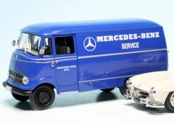 Schuco Mercedes Benz L 319 D Kastenwagen Mit PKW-Anhänger Und 300SL Flügeltürer "Mercedes Benz Service" -Schuco 450253900 schuco mercedes benz l 319 d kastenwagen mit pkwanhaenger und 300sl fluegeltuerer mercedes benz service 3