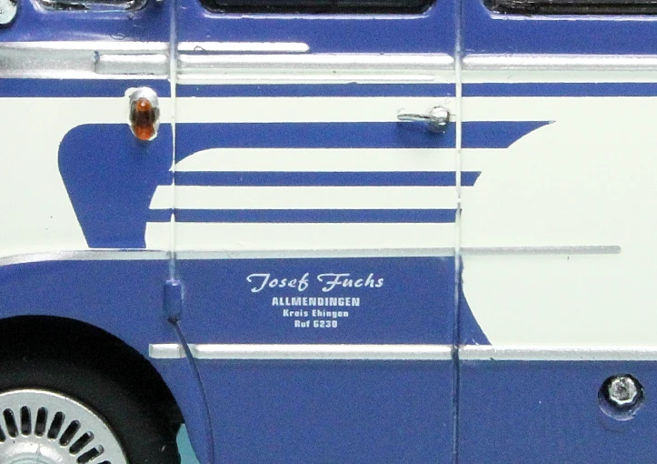 Schuco Mercedes Benz O 319 D Kleinbus "Josef Fuchs Reisen" 4 Schuco Mercedes Benz O 319 D Kleinbus "Josef Fuchs Reisen" – Bild 4