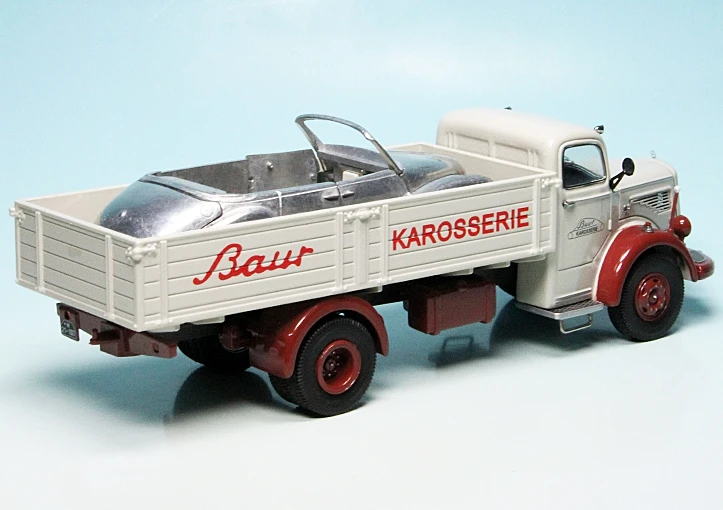 Schuco Mercedes Benz L6600 Pritschen-LKW Mit BMW 502 Cabriolet "Karosseriewerk Baur" 2 Schuco Mercedes Benz L6600 Pritschen-LKW Mit BMW 502 Cabriolet "Karosseriewerk Baur" – Bild 2