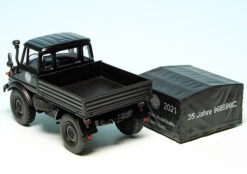 Schuco Mercedes Benz Unimog U 406 Pritsche/Plane "35 Jahre MBMC" -Schuco 450314300 schuco mercedes benz unimog u 406 pritscheplane 35 jahre mbmc 4
