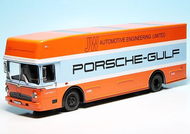 Schuco Mercedes Benz O 317 K Renntransporter "Team Porsche-Gulf Racing" 1 Schuco Mercedes Benz O 317 K Renntransporter "Team Porsche-Gulf Racing"