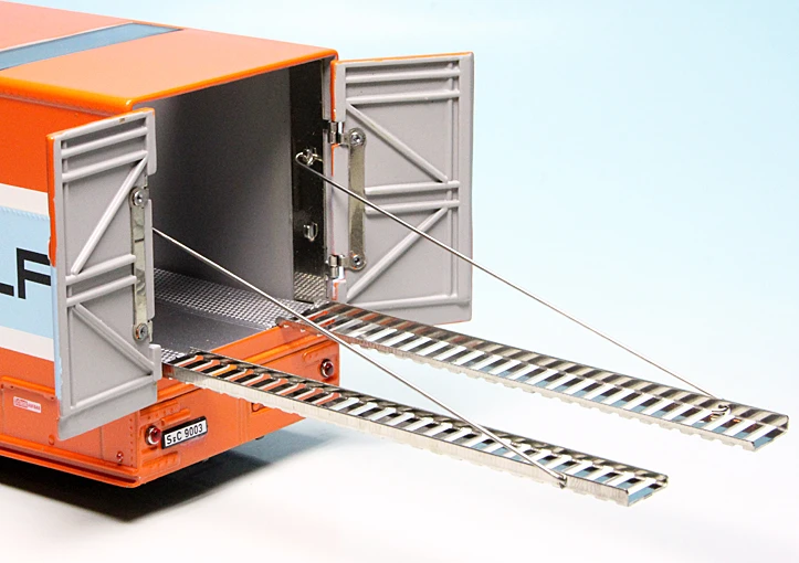 Schuco Mercedes Benz O 317 K Renntransporter "Team Porsche-Gulf Racing" 5 Schuco Mercedes Benz O 317 K Renntransporter "Team Porsche-Gulf Racing" – Bild 5