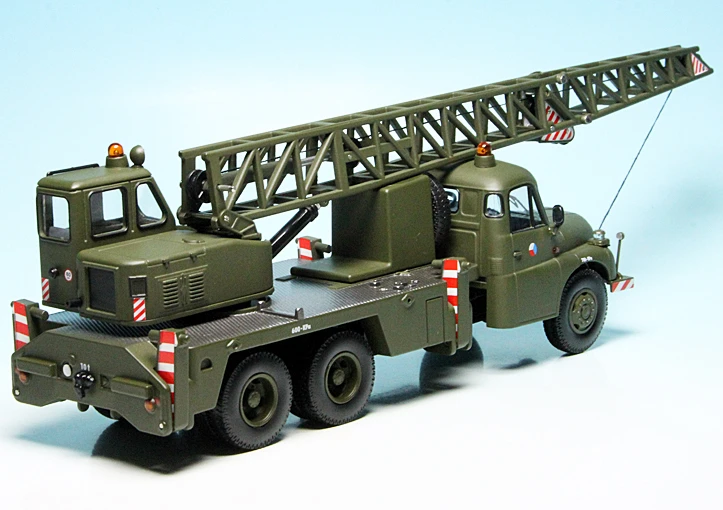 Schuco Tatra T148 6X6 Kranwagen "Armáda Ceské Republiky ACR" 2 Schuco Tatra T148 6X6 Kranwagen "Armáda Ceské Republiky ACR" – Bild 2