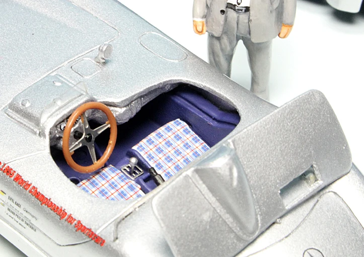 Schuco Mercedes Benz Stromlinien-Renntransporter Mit 300SLR "Mercedes Benz" 5 Schuco Mercedes Benz Stromlinien-Renntransporter Mit 300SLR "Mercedes Benz" – Bild 5