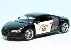 Schuco Audi R8 4.2 FSI V8 Quattro Coupé (2006) "Police - California Highway Patrol"