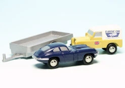 Schuco Piccolo Land Rover Serie III Mit PKW-Anhänger Und Jaguar E-Type Coupé "British Classic Car Service" -Schuco 450502900 schuco piccolo land rover serie iii mit pkwanhaenger und jaguar etype coup british classic car service 4