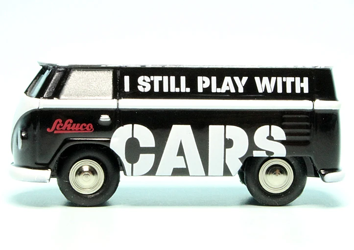 Schuco Piccolo VW T1 Bulli Kastenwagen "Schuco - I Still Play With Cars" 4 Schuco Piccolo VW T1 Bulli Kastenwagen "Schuco - I Still Play With Cars" – Bild 4