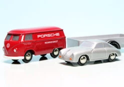 Schuco Piccolo VW T1 Bulli Kastenwagen Mit Porsche 356 Carrera "Porsche Renndienst" Als Montagekasten -Schuco 450557900 schuco piccolo vw t1 bulli kastenwagen mit porsche 356 carrera porsche renndienst als montagekasten 3