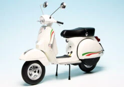 Schuco Vespa PX 150 (2011) "150 Anniversario Unita D'Italia"