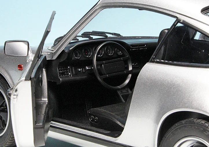 Schuco Porsche 911 Carrera 3.2 Coupé (1989) 5 Schuco Porsche 911 Carrera 3.2 Coupé (1989) – Bild 5