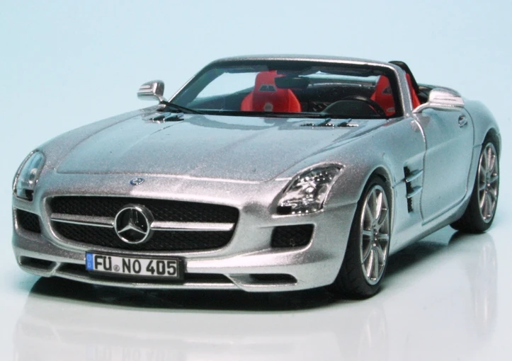 Schuco Mercedes Benz SLS AMG Roadster (A197) (2011) 3 Schuco Mercedes Benz SLS AMG Roadster (A197) (2011) – Bild 3