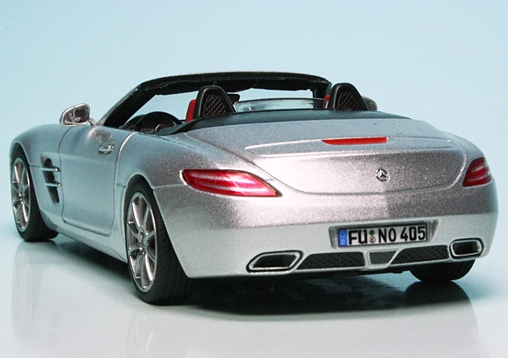 Schuco Mercedes Benz SLS AMG Roadster (A197) (2011) 6 Schuco Mercedes Benz SLS AMG Roadster (A197) (2011) – Bild 6