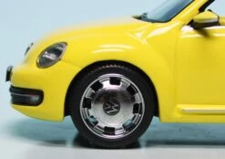 Schuco VW Beetle Cabriolet (2012) -Schuco 450747600 Schuco VW Beetle Cabriolet 2012 z4