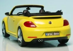 Schuco VW Beetle Cabriolet (2012) -Schuco 450747600 Schuco VW Beetle Cabriolet 2012 z6