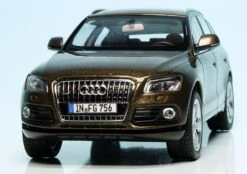 Schuco Audi Q5 (2012) -Schuco 450756100 Schuco Audi Q5 2012 z3