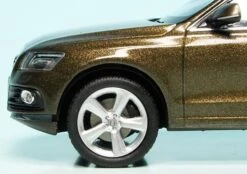 Schuco Audi Q5 (2012) -Schuco 450756100 Schuco Audi Q5 2012 z4