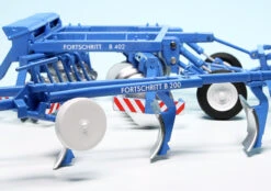 Schuco Set Mit Fortschritt B200 Aufsattelpflug Und B402 Scheibenegge -Schuco 450788200 schuco set mit fortschritt b200 aufsattelpflug und b402 scheibenegge 3