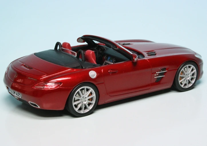 Schuco Mercedes Benz SLS AMG Roadster (A197) (2011) 2 Schuco Mercedes Benz SLS AMG Roadster (A197) (2011) – Bild 2