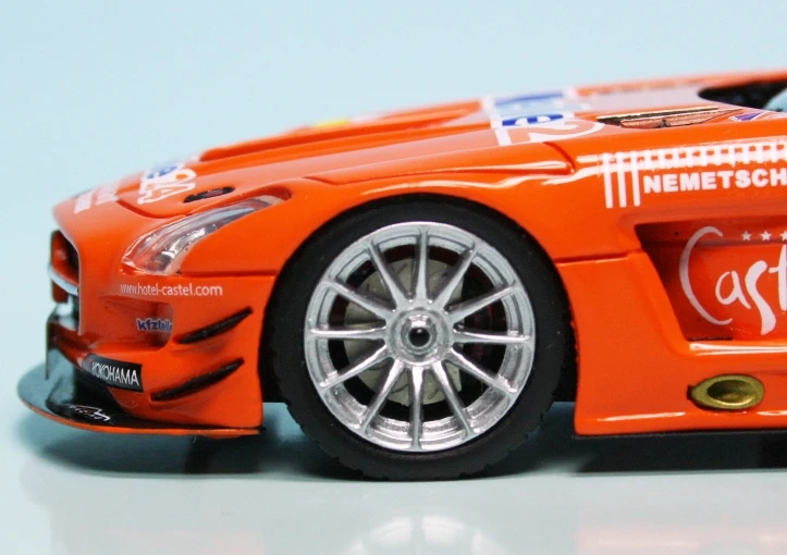 Schuco Mercedes Benz SLS AMG GT3 Coupé Rennwagen (C197) Team MS Racing "kfzteile24" 4 Schuco Mercedes Benz SLS AMG GT3 Coupé Rennwagen (C197) Team MS Racing "kfzteile24" – Bild 4