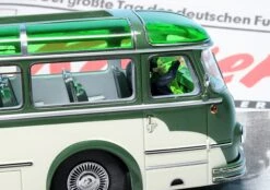 Schuco Magirus-Deutz O6500 Reisebus "Wunder Von Bern" -Schuco 450893600 Schuco Magirus Deutz O6500 Reisebus Wunder von Bern z5