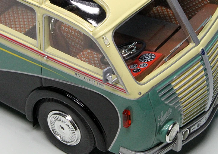 Schuco Saurer 3C-H Reisebus "Bachmann Reisen" 5 Schuco Saurer 3C-H Reisebus "Bachmann Reisen" – Bild 5