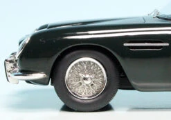 Schuco Aston Martin DB6 Shooting Brake -Schuco 450903500 schuco aston martin db6 shooting brake 3