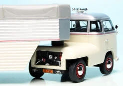 Schuco VW T1b Bulli Renntransporter "Volkswagen-Porsche Continental Motors" 10 Schuco VW T1b Bulli Renntransporter "Volkswagen-Porsche Continental Motors" -Schuco 450909300 schuco vw t1b bulli renntransporter volkswagenporsche continental motors 3