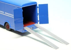 Schuco Mercedes Benz O3500 Renntransporter "Mercedes Benz Rennabteilung" 11 Schuco Mercedes Benz O3500 Renntransporter "Mercedes Benz Rennabteilung" -Schuco 450909400 schuco mercedes benz o3500 renntransporter mercedes benz rennabteilung 4