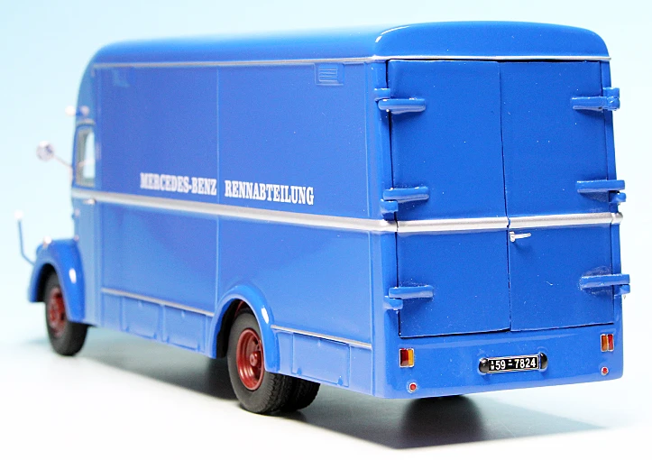 Schuco Mercedes Benz O3500 Renntransporter "Mercedes Benz Rennabteilung" 6 Schuco Mercedes Benz O3500 Renntransporter "Mercedes Benz Rennabteilung" – Bild 6