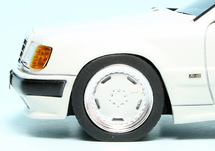 Schuco Mercedes Benz 300CE 6.0 AMG Coupé (C124) (1992) 4 Schuco Mercedes Benz 300CE 6.0 AMG Coupé (C124) (1992) – Bild 4