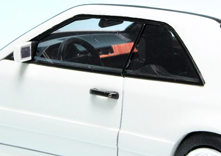 Schuco Mercedes Benz 300CE 6.0 AMG Coupé (C124) (1992) 5 Schuco Mercedes Benz 300CE 6.0 AMG Coupé (C124) (1992) – Bild 5