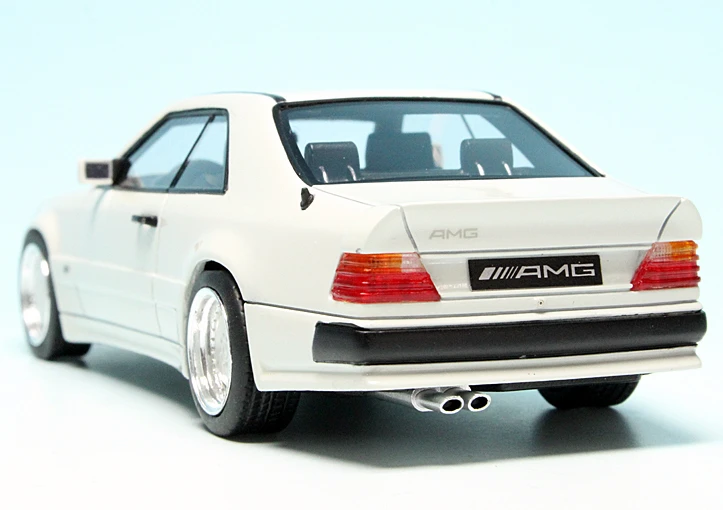 Schuco Mercedes Benz 300CE 6.0 AMG Coupé (C124) (1992) 6 Schuco Mercedes Benz 300CE 6.0 AMG Coupé (C124) (1992) – Bild 6