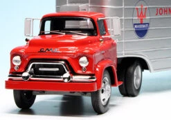 Schuco GMC Fruehauf Renntransporter "John Edgar Enterprises Maserati" -Schuco 450918200 schuco gmc fruehauf renntransporter john edgar enterprises maserati 2