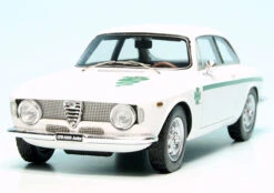 Schuco Alfa Romeo GTA 1300 Junior (1965) -Schuco 450934100 schuco alfa romeo gta 1300 junior 1965 2