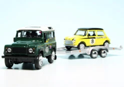 Schuco Land Rover Defender (2015) Mit PKW-Anhänger Und Mini Cooper (1999) "Mini Maniac - Britax Cooper" -Schuco 452034800 schuco land rover defender 2015 mit pkwanhaenger und mini cooper 1999 mini maniac britax cooper 2